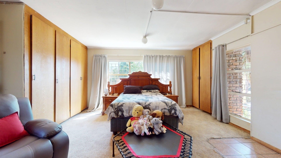 5 Bedroom Property for Sale in Potchefstroom North West